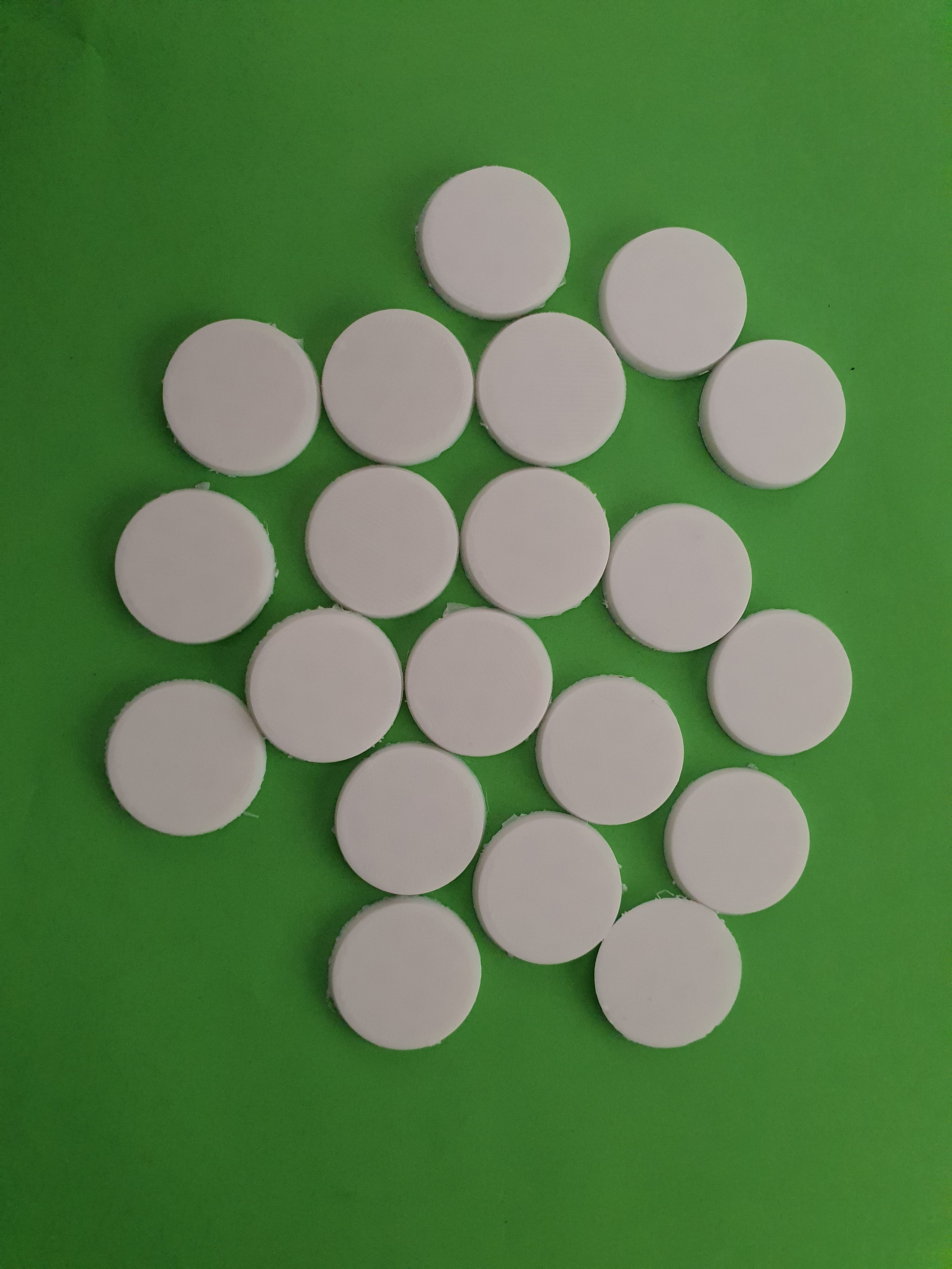 Pack of 20x of 25mm x 25 mm Bases | Cracking-Singles