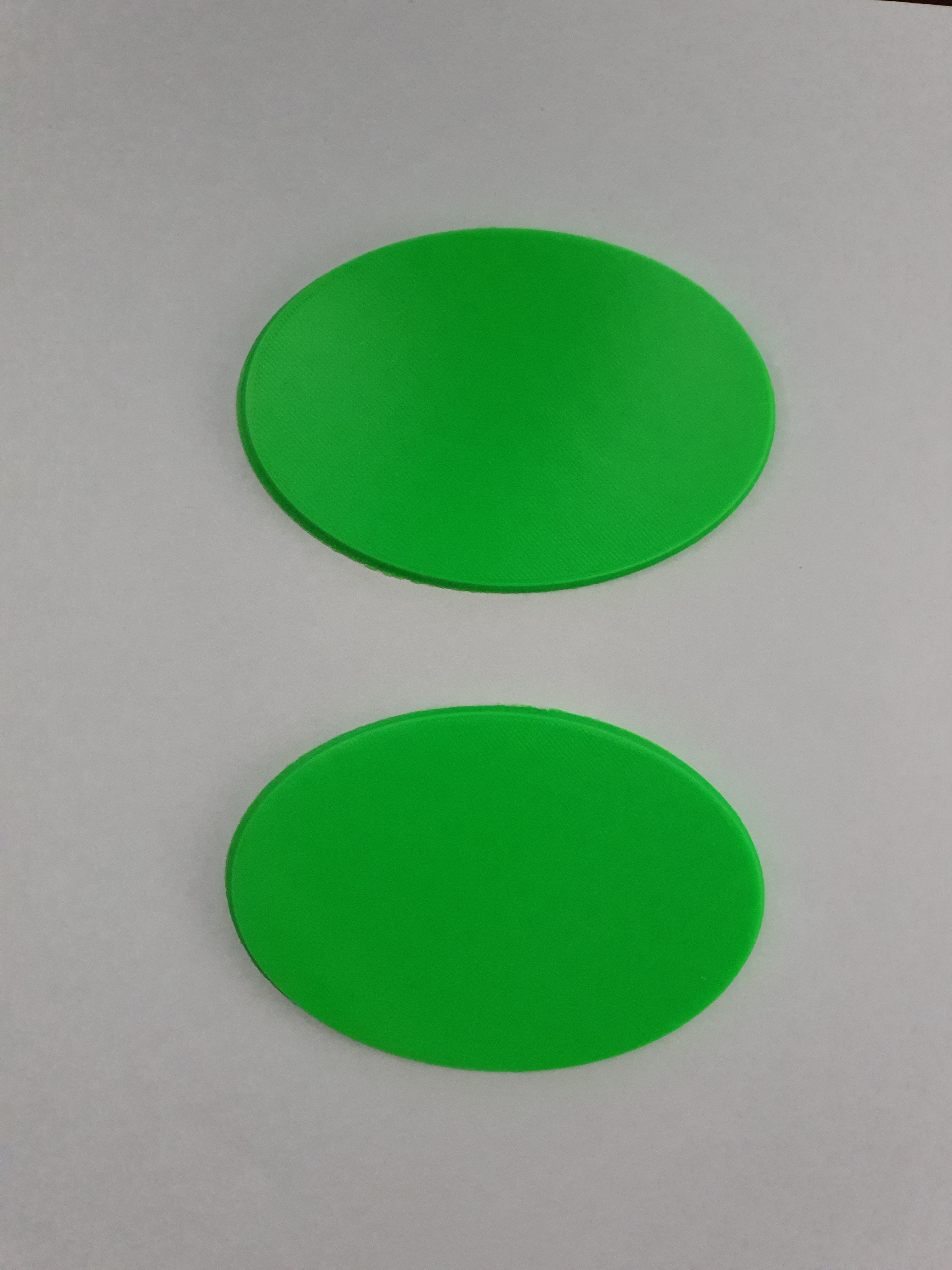 A Pack of 2x 105mm x 70mm Oval Bases | Cracking-Singles