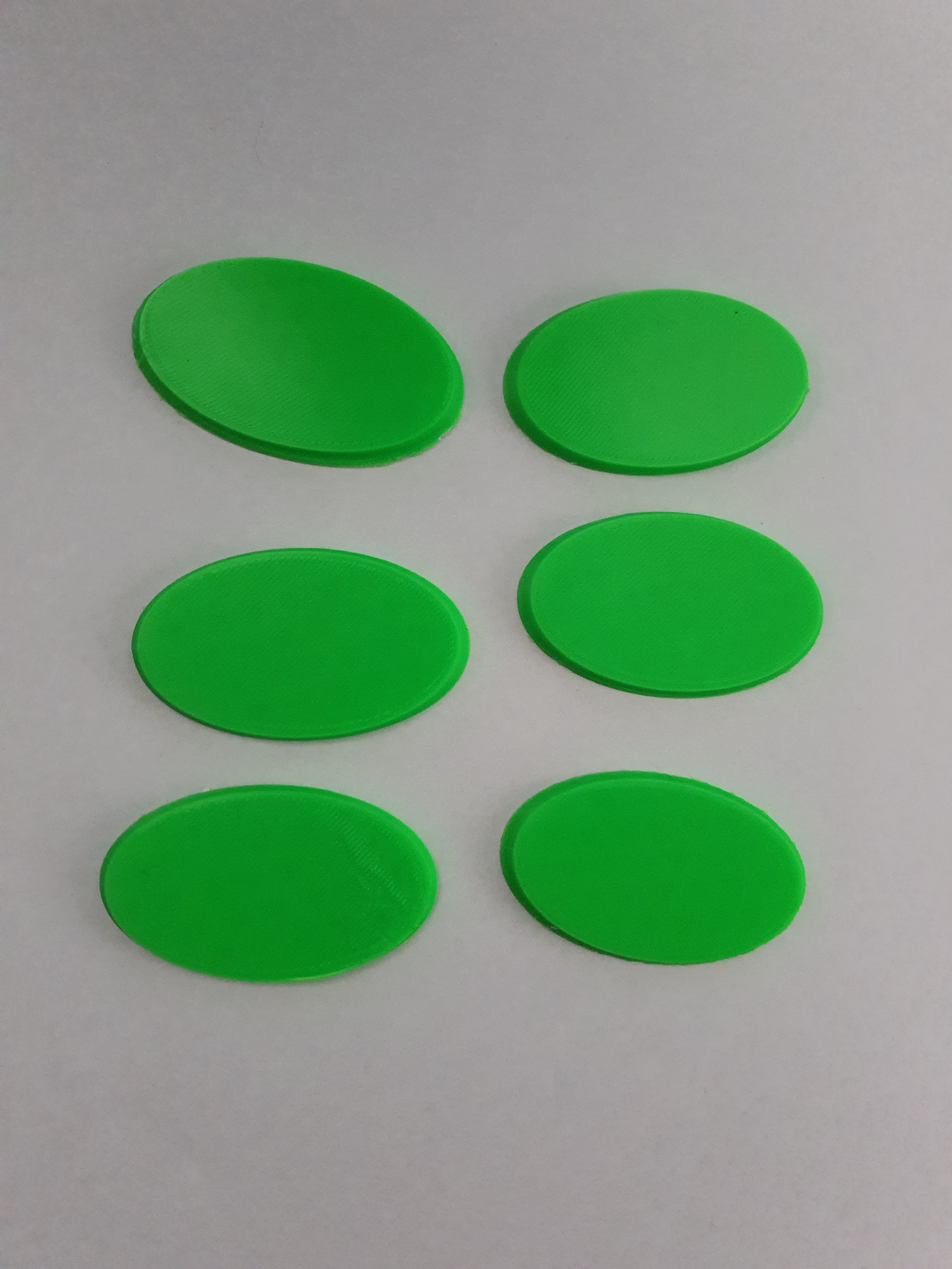 A Pack of 6x 60mm x 35mm Oval Bases | Cracking-Singles