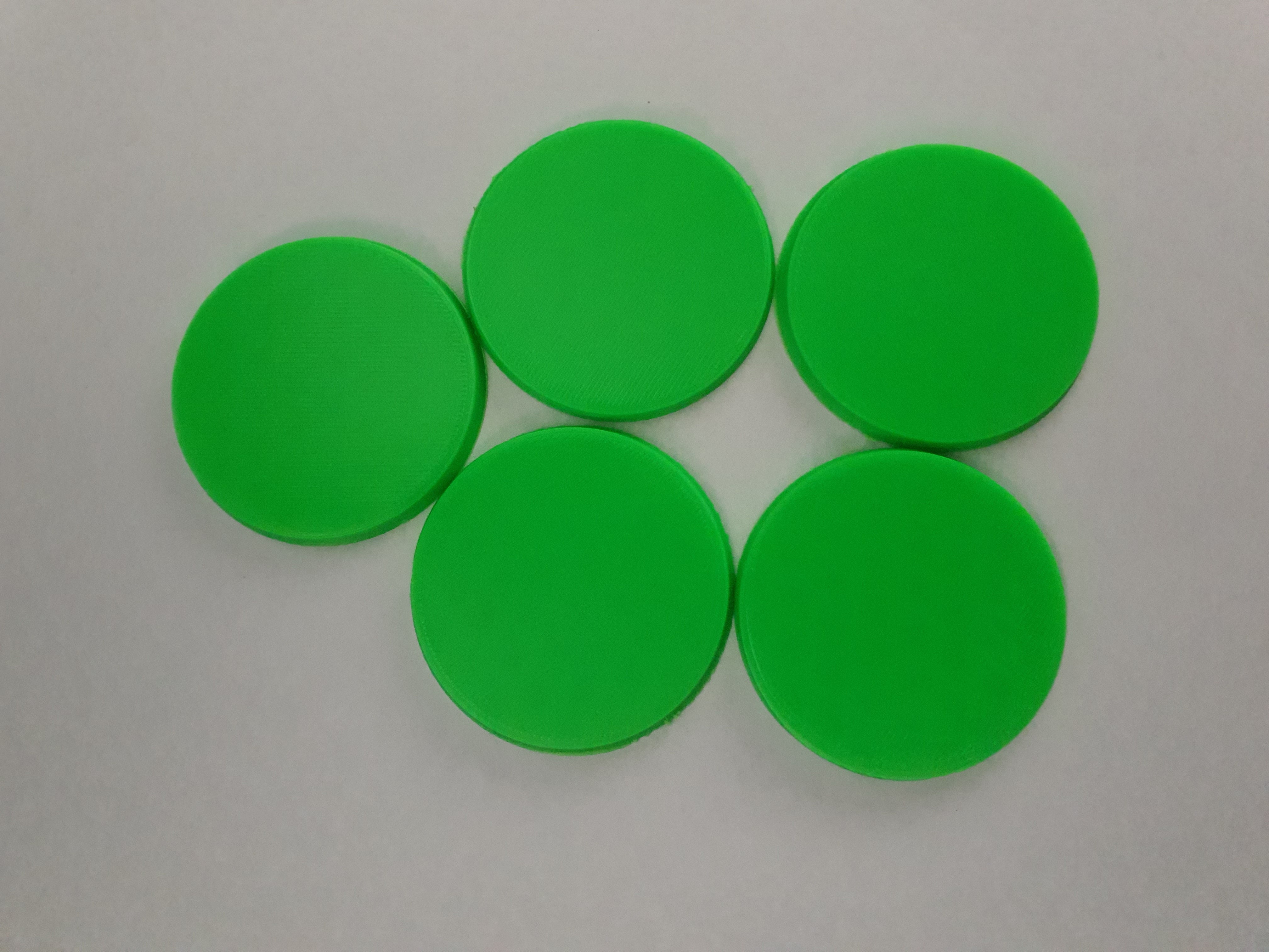A Pack of 5x 50mm x 50mm Round Bases | Cracking-Singles